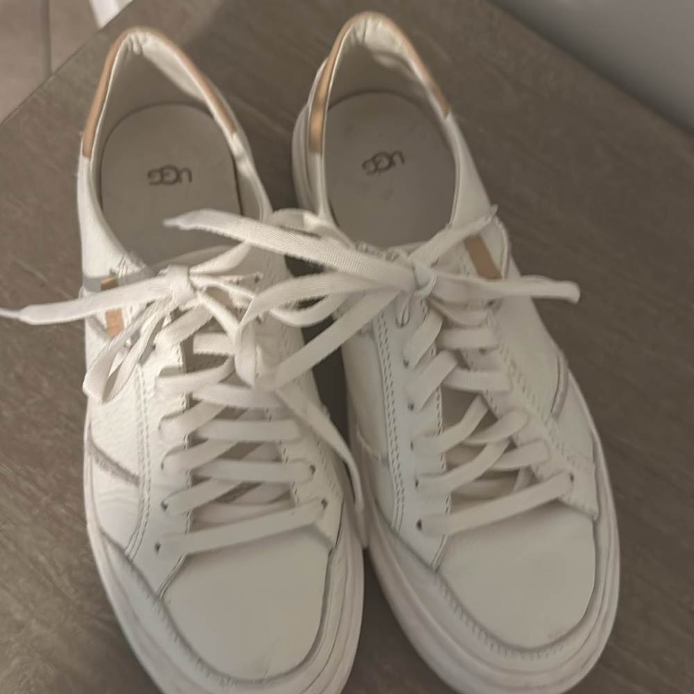 UGG Alameda Lace Sneakers cute and comfy! - Picture 2 of 7